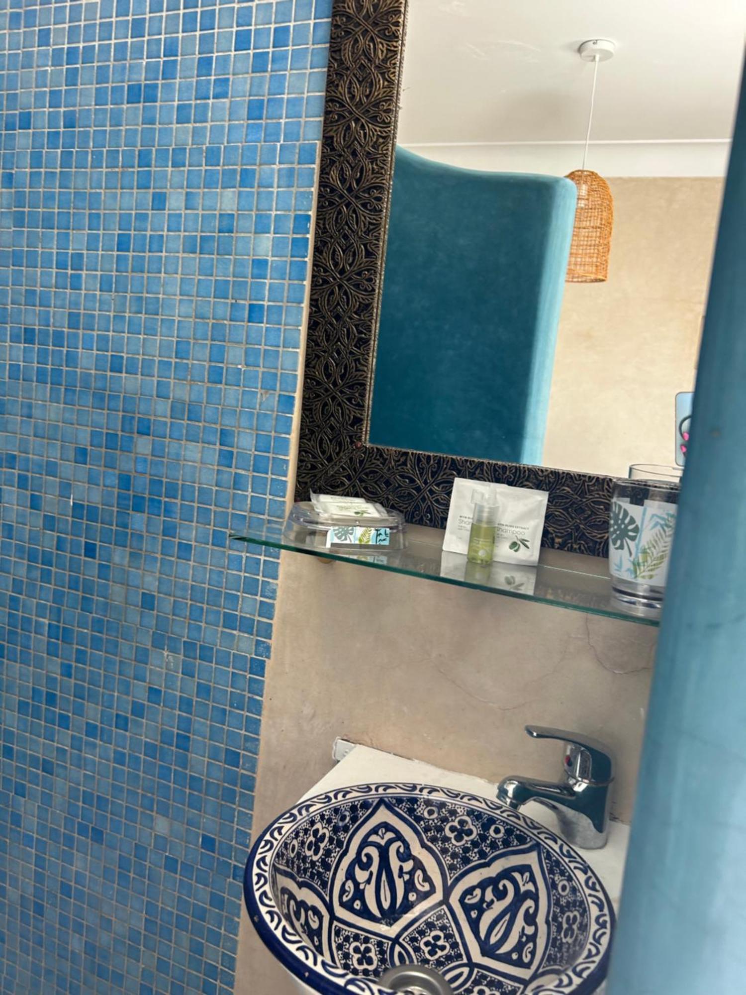 Riad Amazing Amazigh Avec Jacuzzi Petit Dejeuner Compris Avec Aussi Chambres Familiales Pres De La Place Jemaa El Fna Marrakesh Ngoại thất bức ảnh