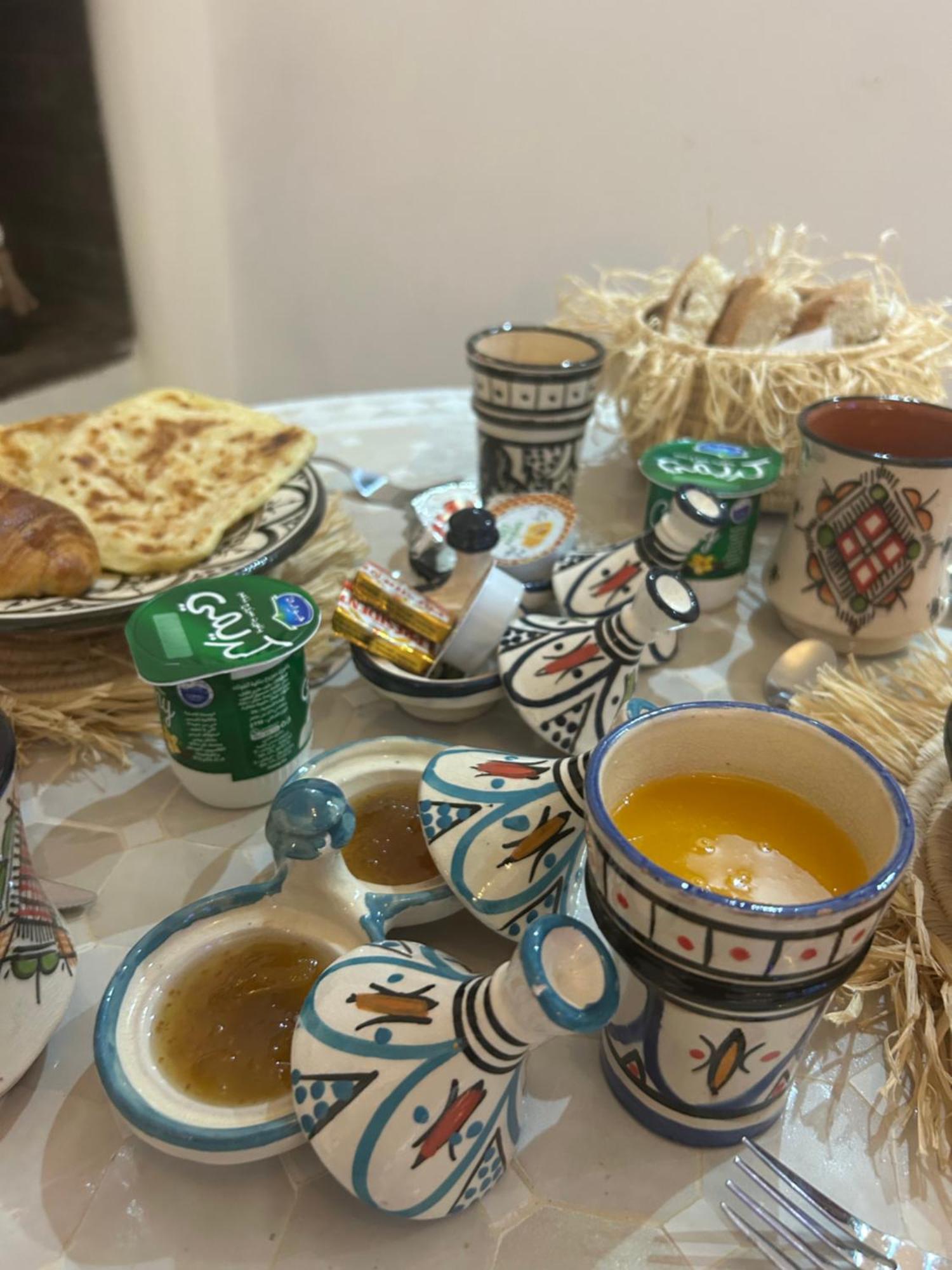 Riad Amazing Amazigh Avec Jacuzzi Petit Dejeuner Compris Avec Aussi Chambres Familiales Pres De La Place Jemaa El Fna Marrakesh Ngoại thất bức ảnh