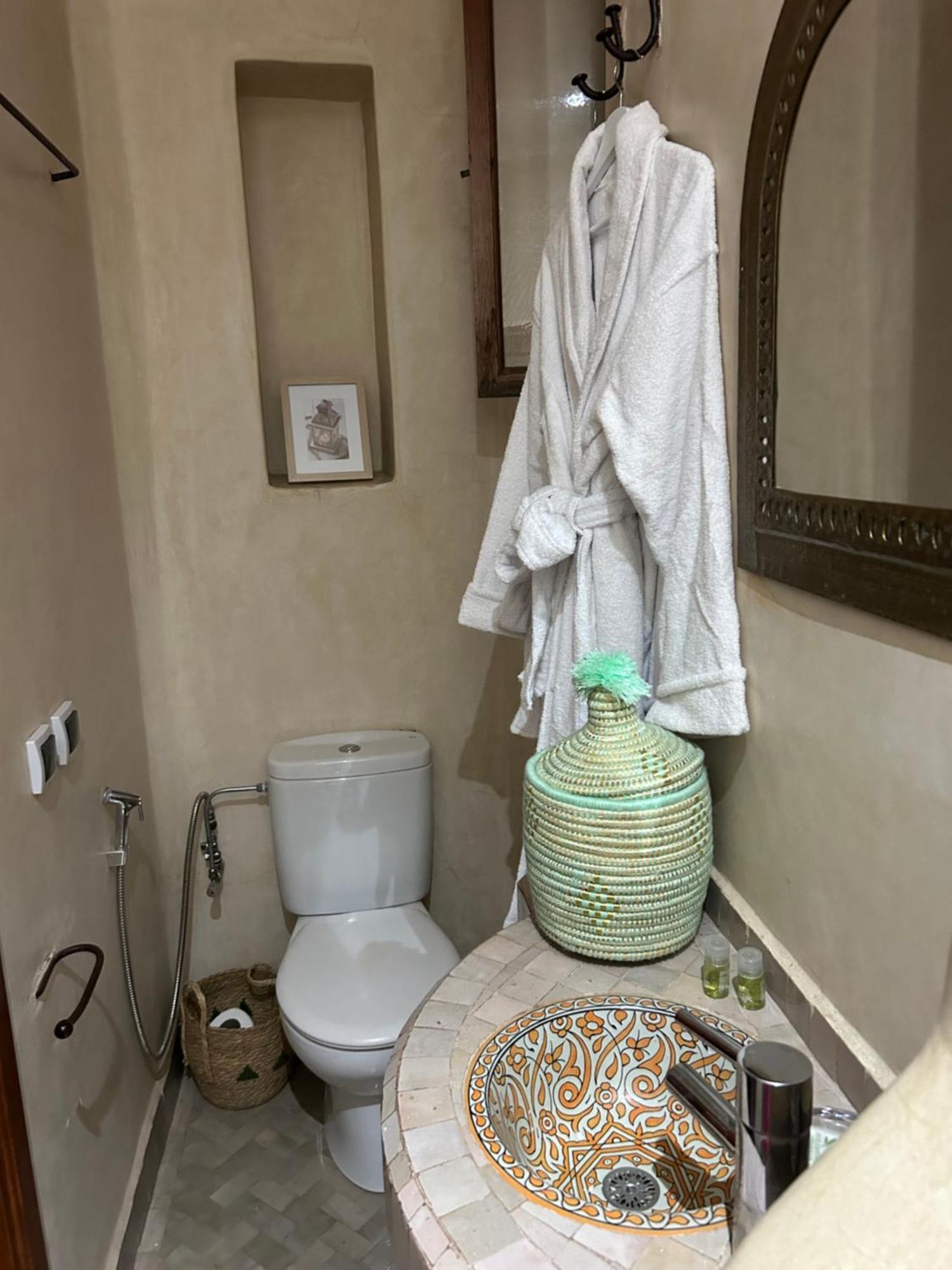Riad Amazing Amazigh Avec Jacuzzi Petit Dejeuner Compris Avec Aussi Chambres Familiales Pres De La Place Jemaa El Fna Marrakesh Ngoại thất bức ảnh