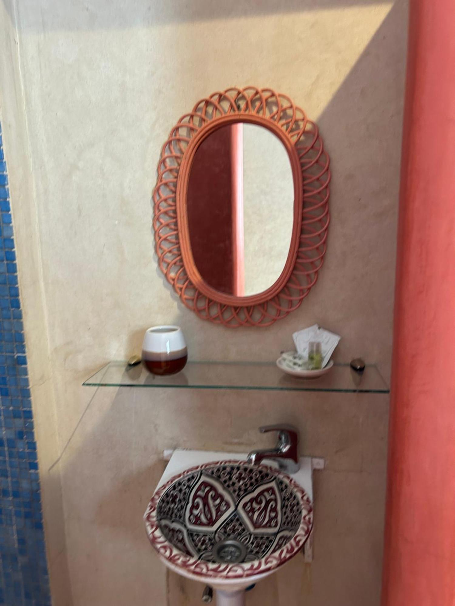 Riad Amazing Amazigh Avec Jacuzzi Petit Dejeuner Compris Avec Aussi Chambres Familiales Pres De La Place Jemaa El Fna Marrakesh Ngoại thất bức ảnh