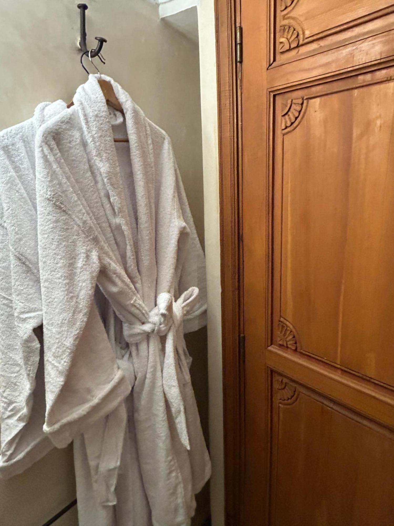 Riad Amazing Amazigh Avec Jacuzzi Petit Dejeuner Compris Avec Aussi Chambres Familiales Pres De La Place Jemaa El Fna Marrakesh Ngoại thất bức ảnh