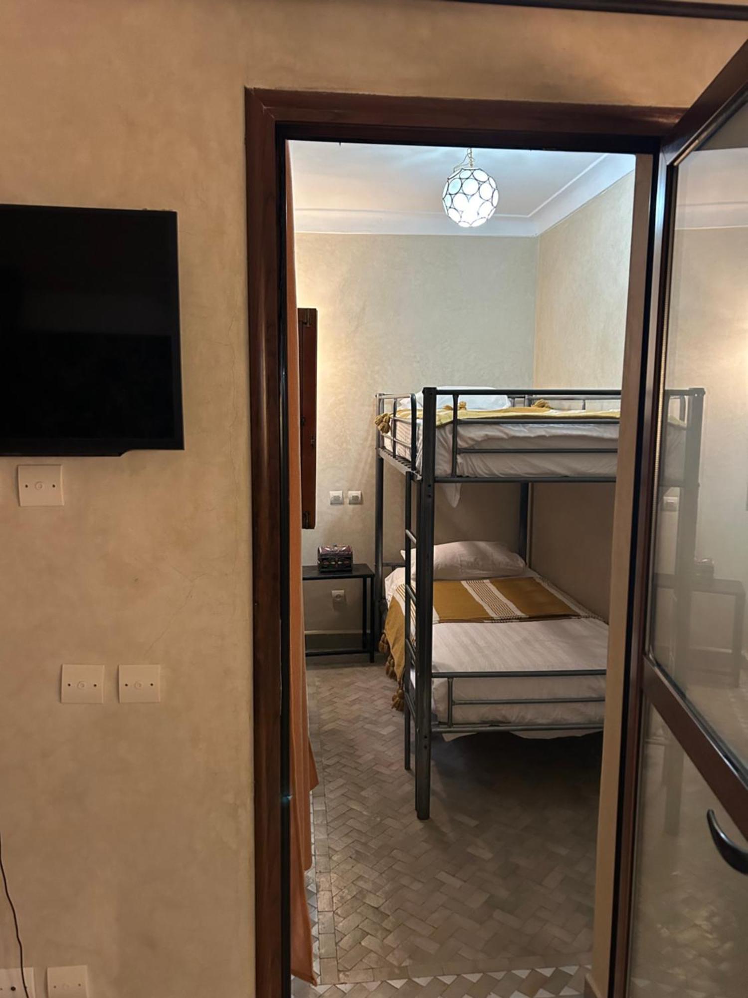 Riad Amazing Amazigh Avec Jacuzzi Petit Dejeuner Compris Avec Aussi Chambres Familiales Pres De La Place Jemaa El Fna Marrakesh Ngoại thất bức ảnh