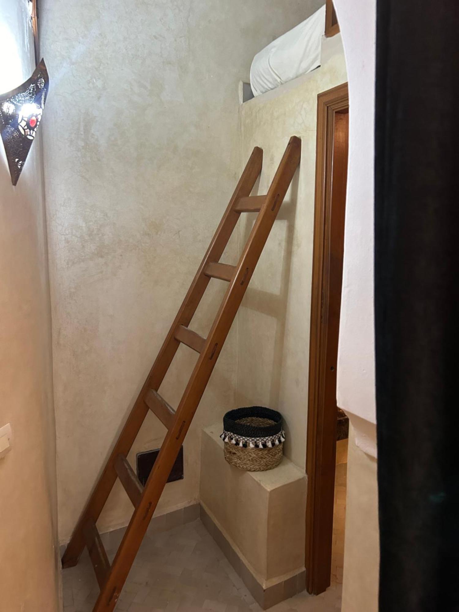 Riad Amazing Amazigh Avec Jacuzzi Petit Dejeuner Compris Avec Aussi Chambres Familiales Pres De La Place Jemaa El Fna Marrakesh Ngoại thất bức ảnh