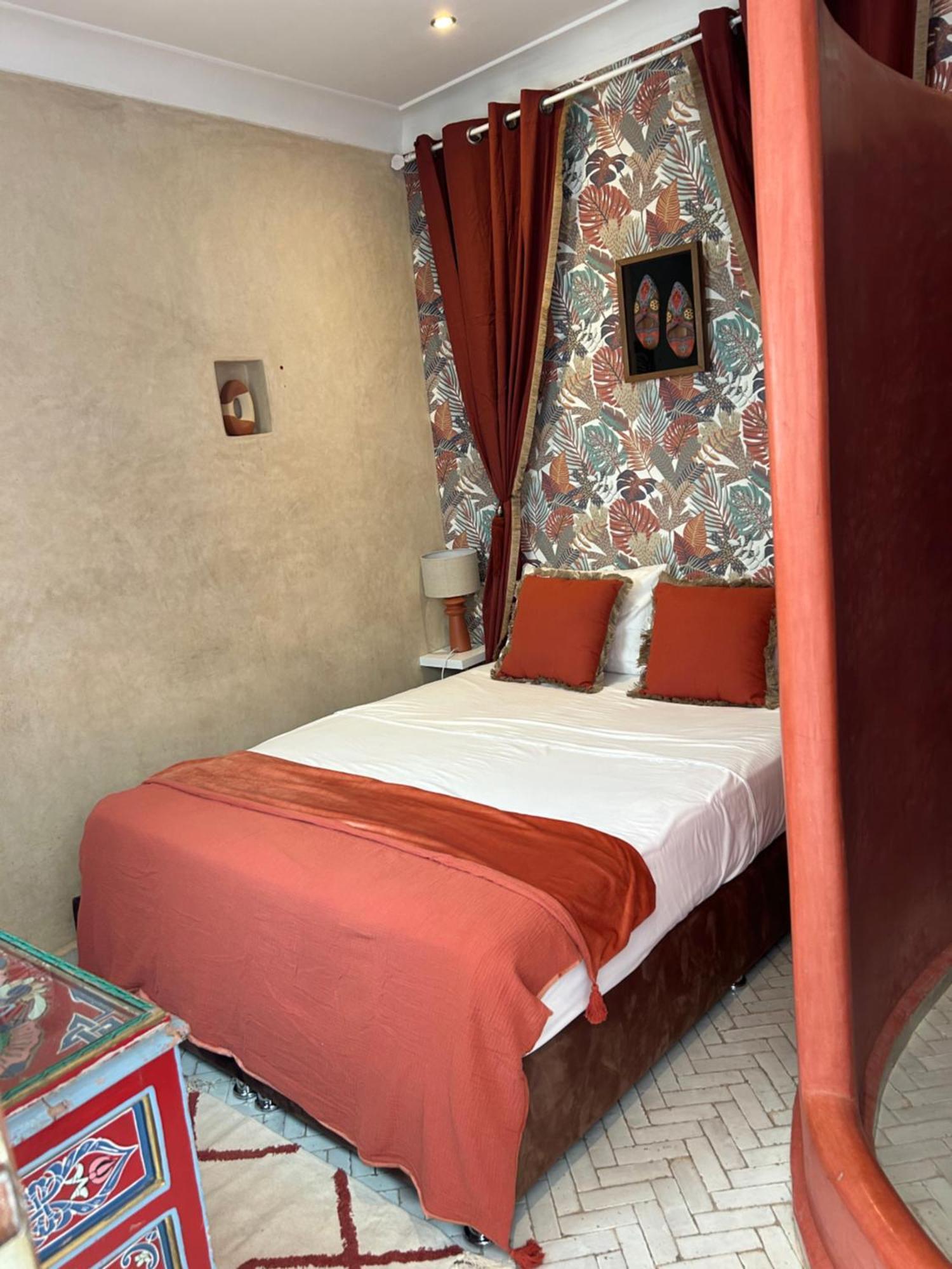 Riad Amazing Amazigh Avec Jacuzzi Petit Dejeuner Compris Avec Aussi Chambres Familiales Pres De La Place Jemaa El Fna Marrakesh Ngoại thất bức ảnh