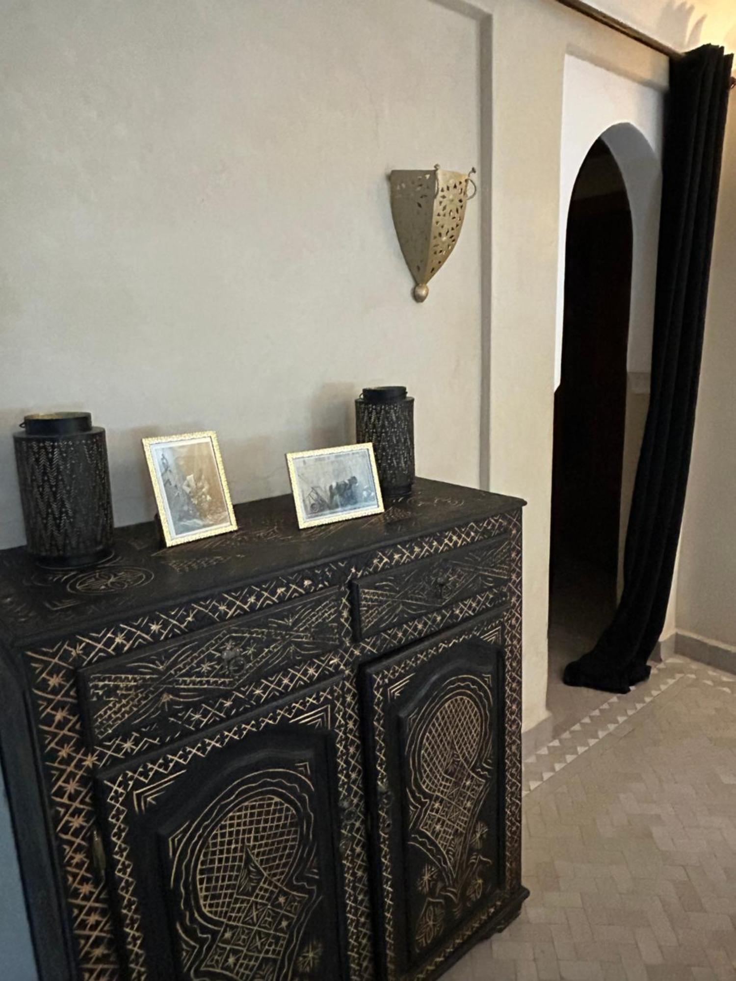 Riad Amazing Amazigh Avec Jacuzzi Petit Dejeuner Compris Avec Aussi Chambres Familiales Pres De La Place Jemaa El Fna Marrakesh Ngoại thất bức ảnh