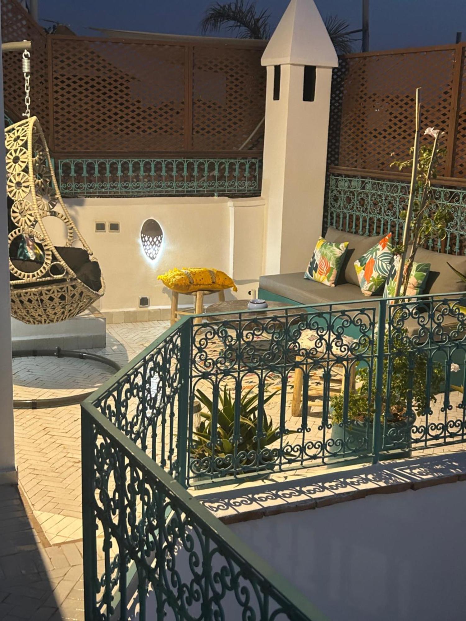 Riad Amazing Amazigh Avec Jacuzzi Petit Dejeuner Compris Avec Aussi Chambres Familiales Pres De La Place Jemaa El Fna Marrakesh Ngoại thất bức ảnh