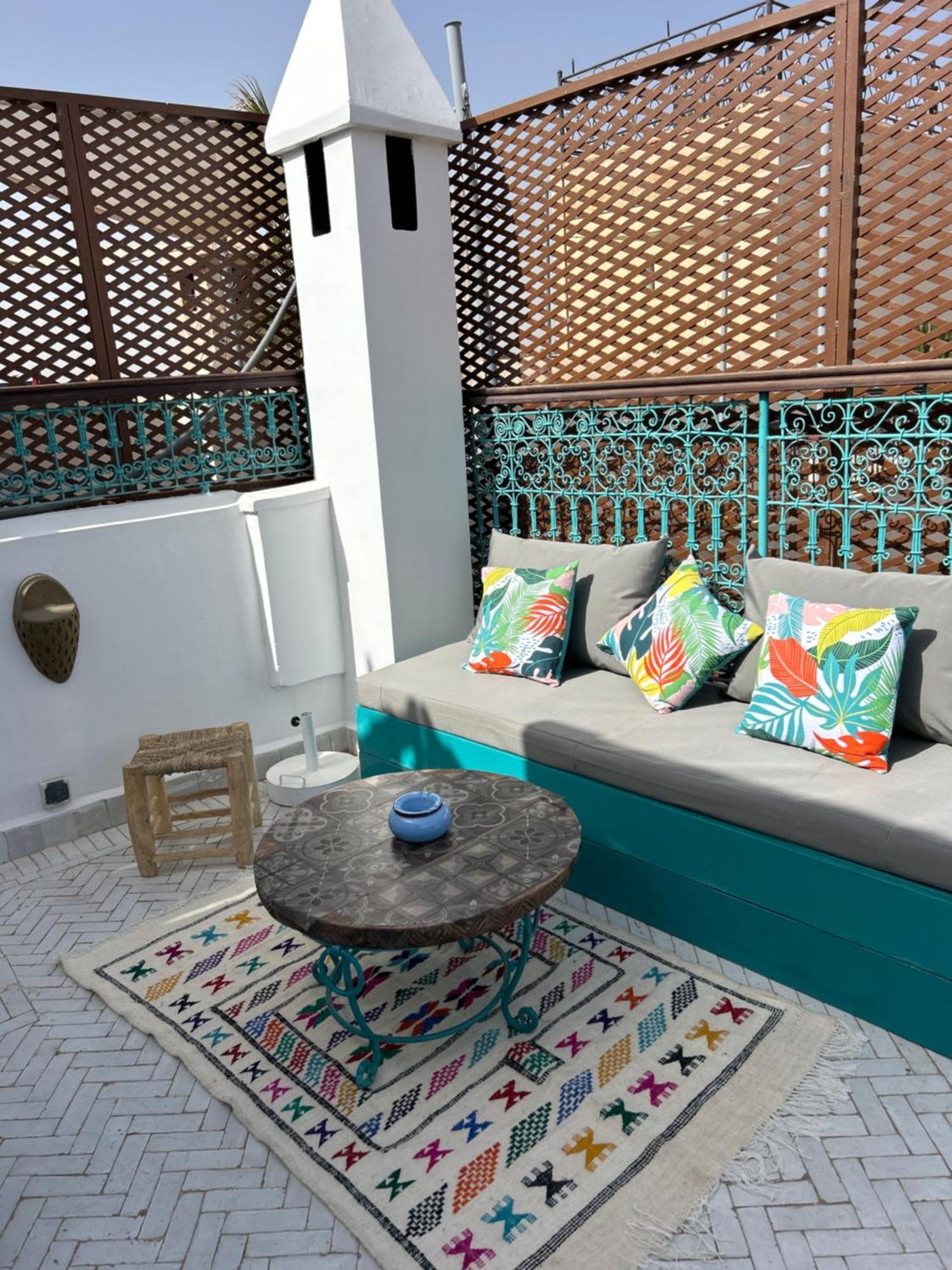 Riad Amazing Amazigh Avec Jacuzzi Petit Dejeuner Compris Avec Aussi Chambres Familiales Pres De La Place Jemaa El Fna Marrakesh Ngoại thất bức ảnh